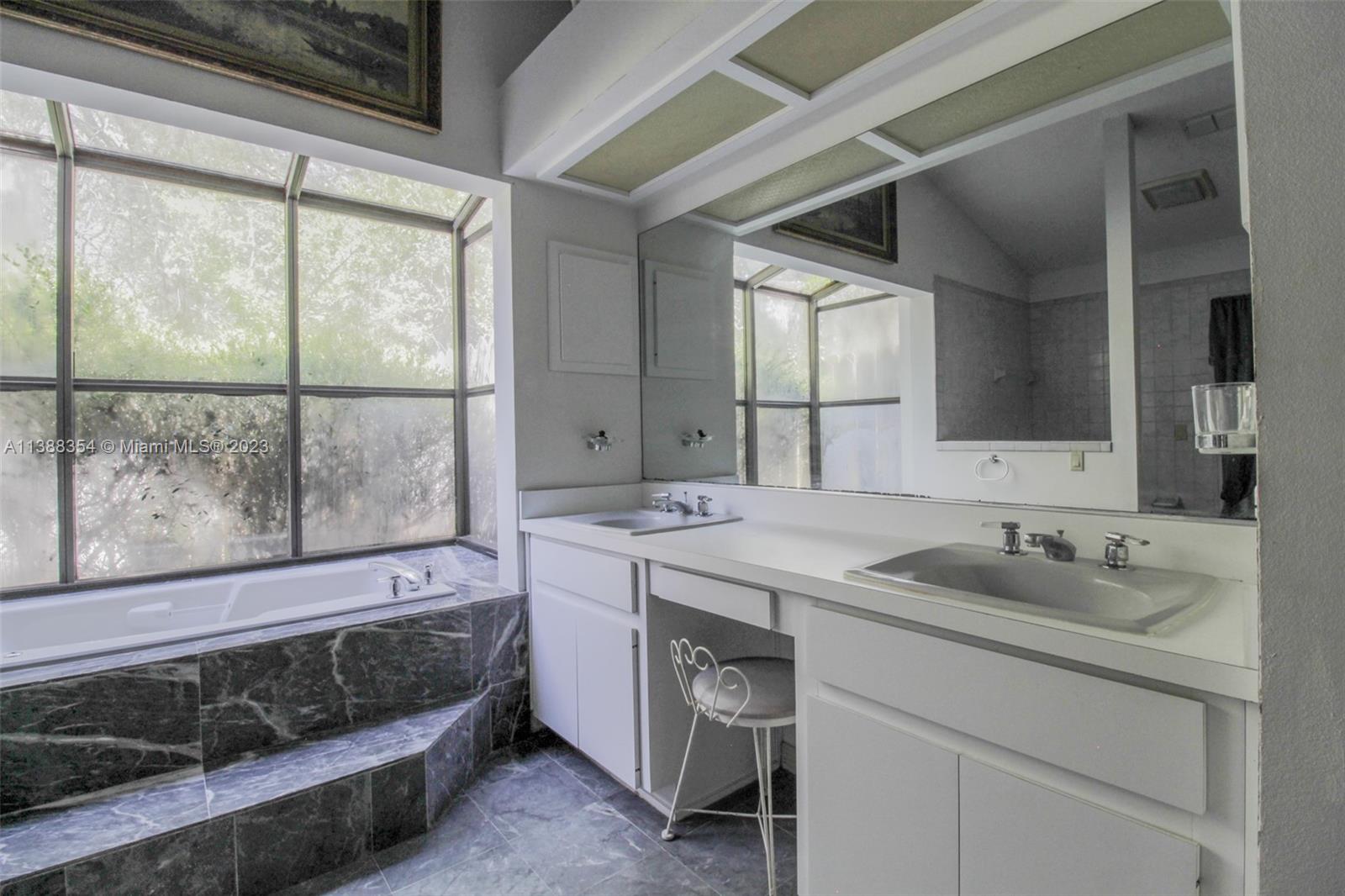 FAIRVIEW ESTATES - Residential