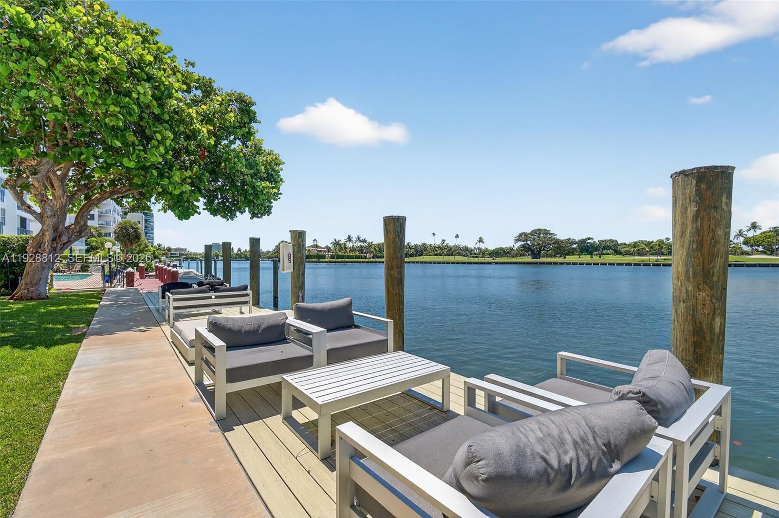 COLONY BAY HARBOR APTS CO - Residential
