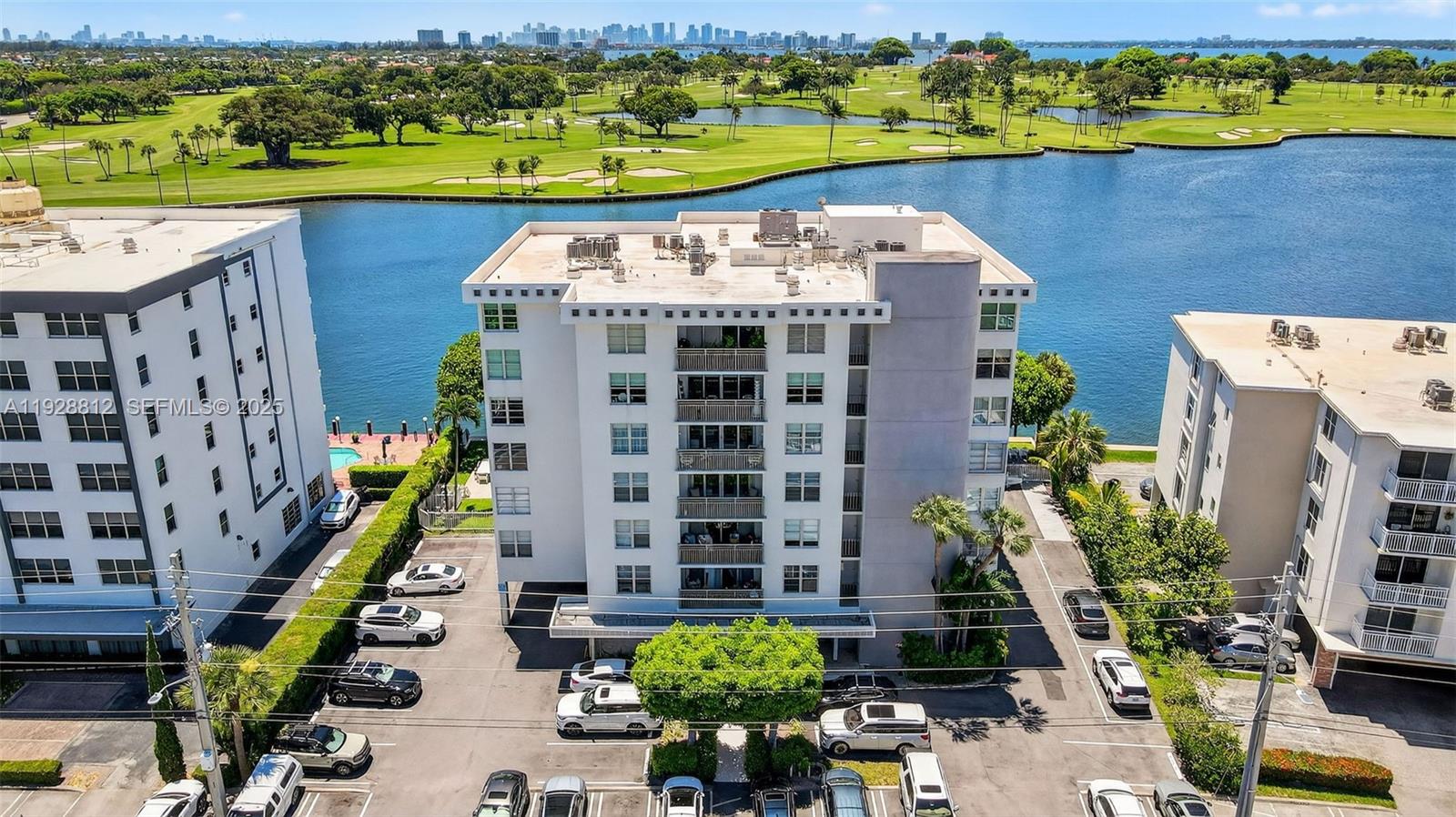 COLONY BAY HARBOR APTS CO - Residential