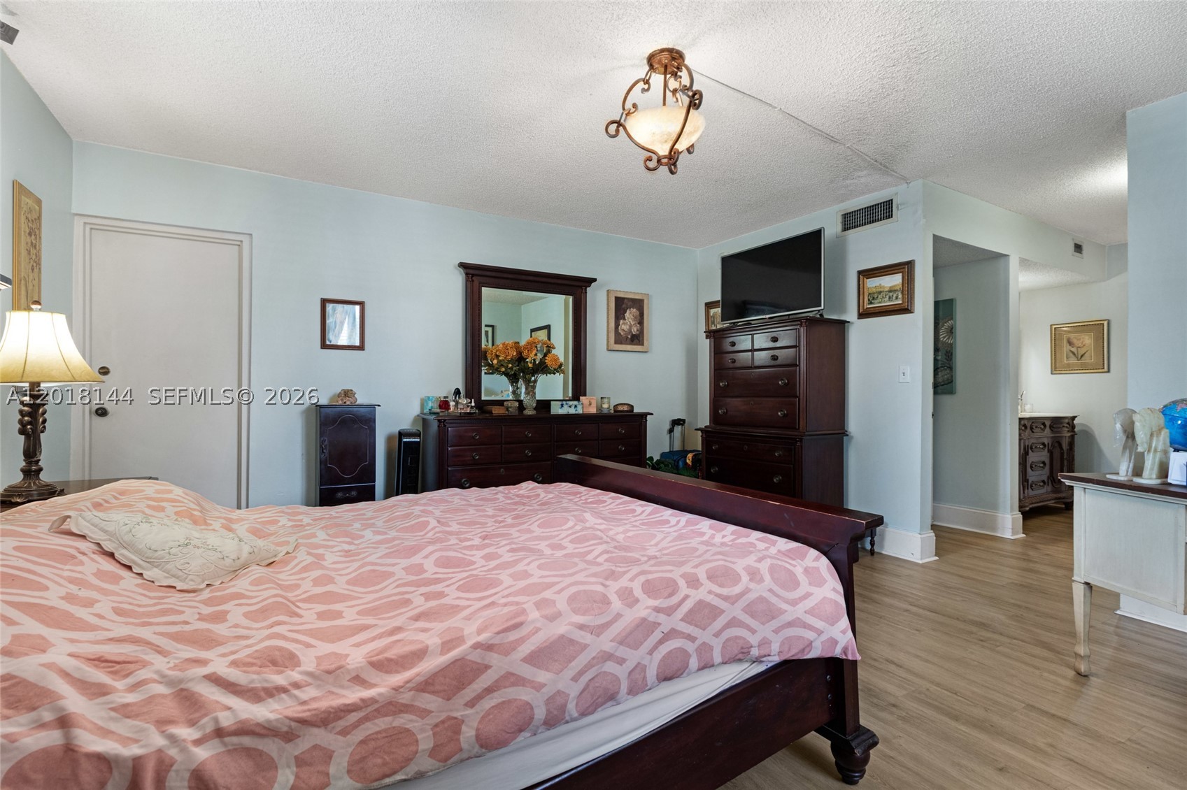 SOVEREIGNS CONDO - Residential