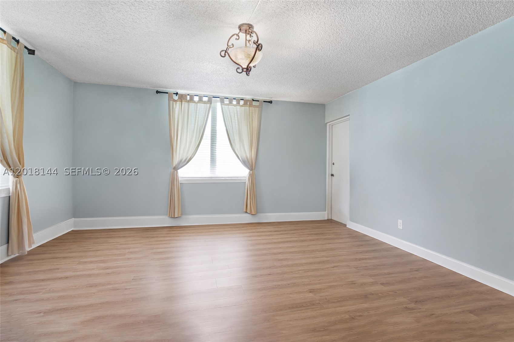 SOVEREIGNS CONDO - Residential
