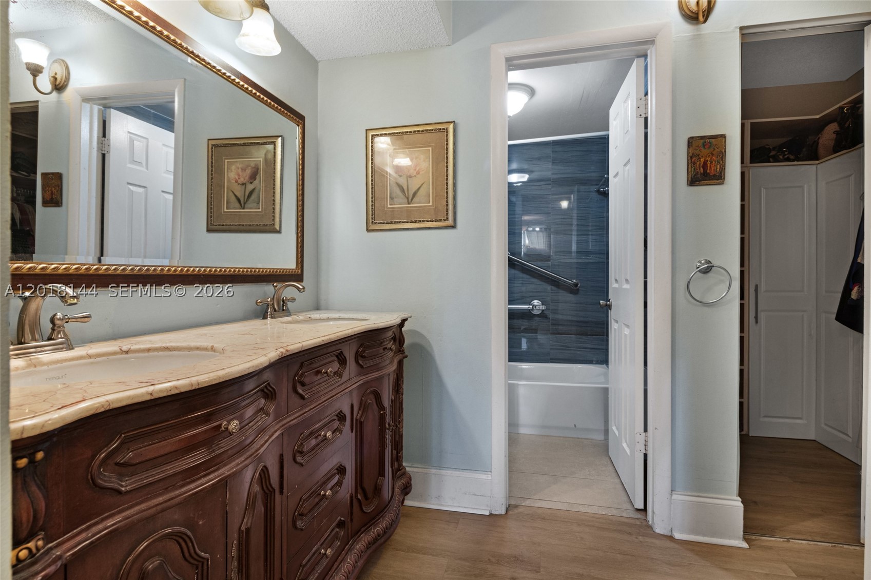 SOVEREIGNS CONDO - Residential