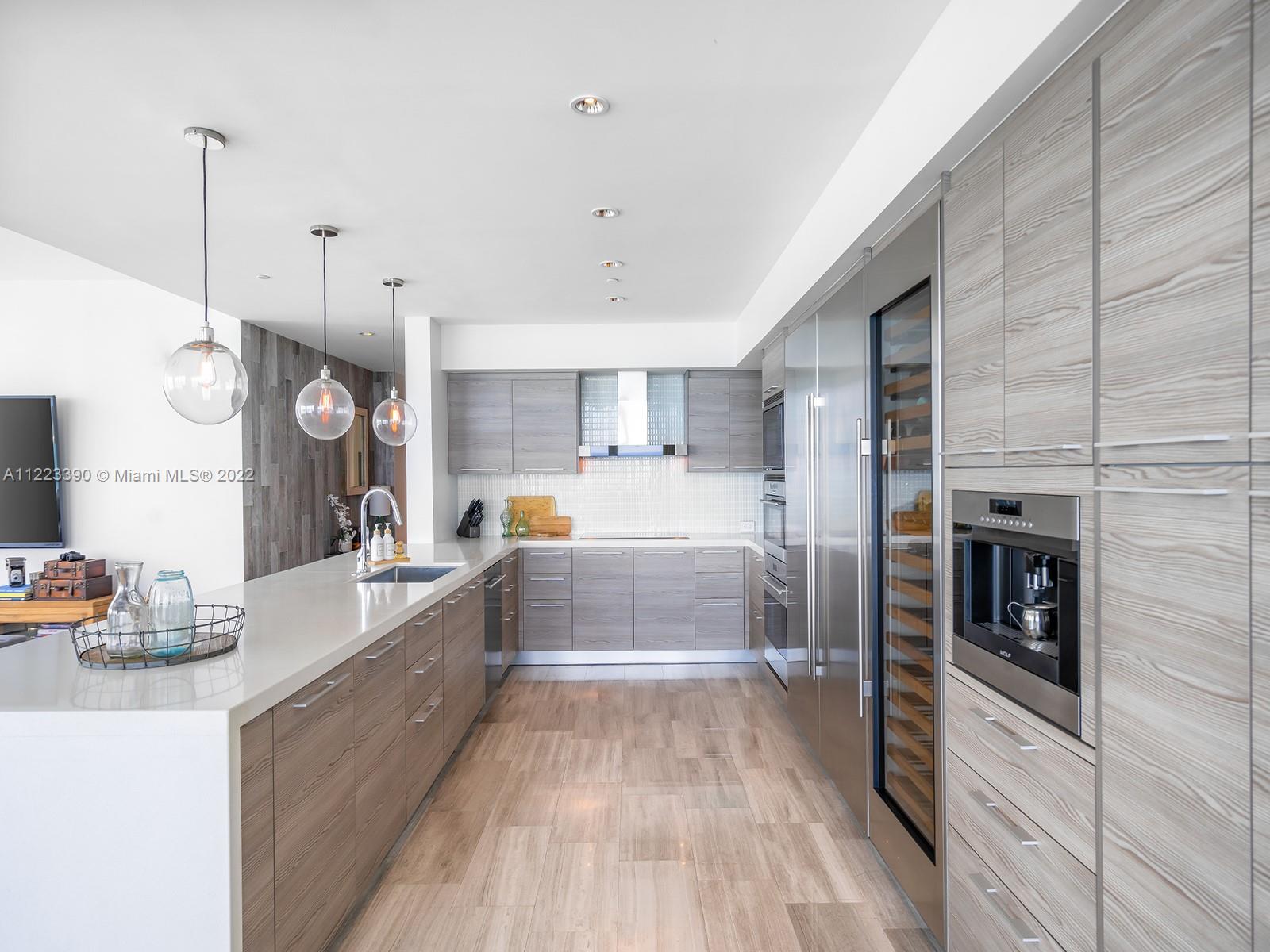 APOGEE BEACH CONDOMINIUM - Residential