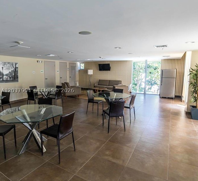 South Two Seven Lofts Con - Residential Lease