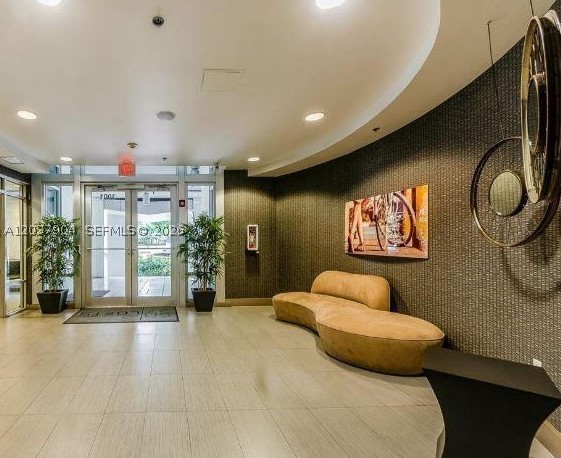 South Two Seven Lofts Con - Residential Lease