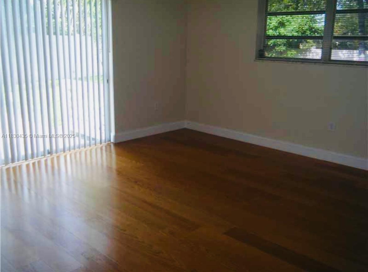 HOLLYWOOD PINES NO 2 AMEN - Residential