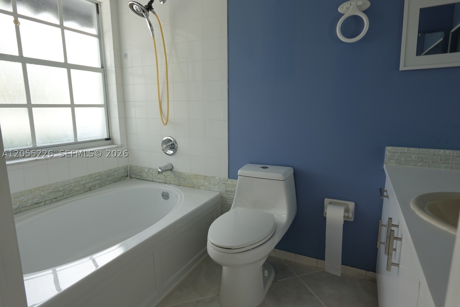LAGO DEL REY CONDO - Residential