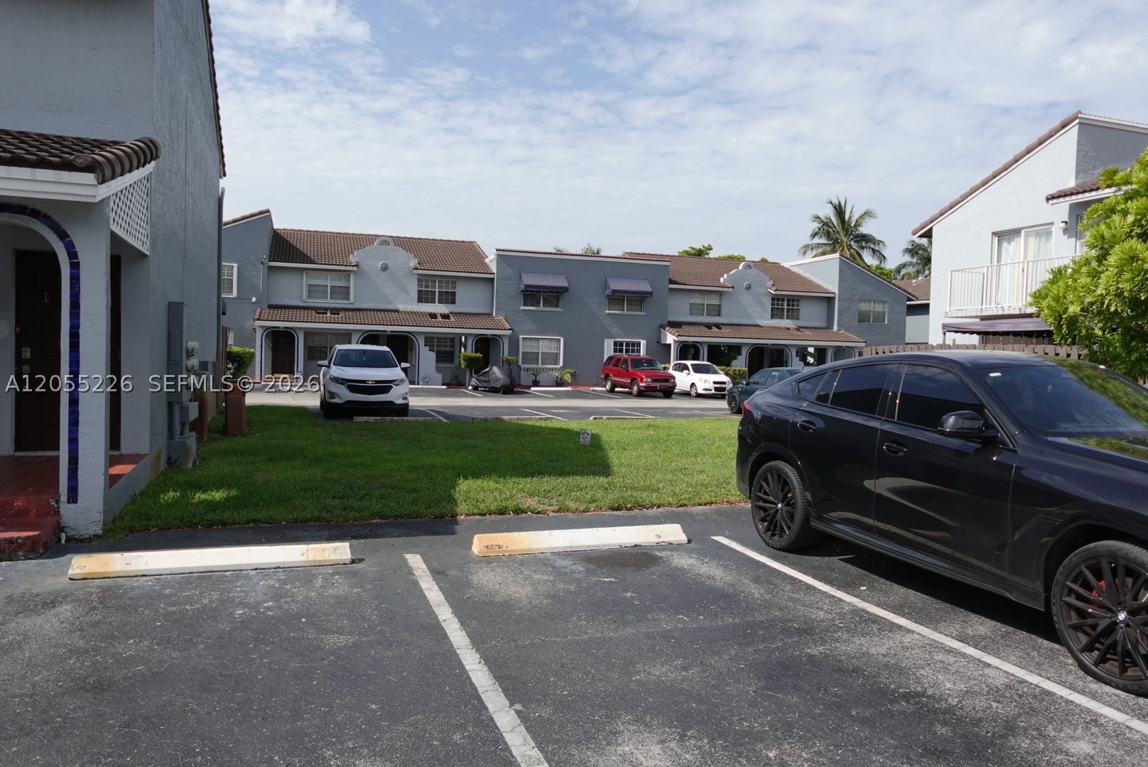 LAGO DEL REY CONDO - Residential
