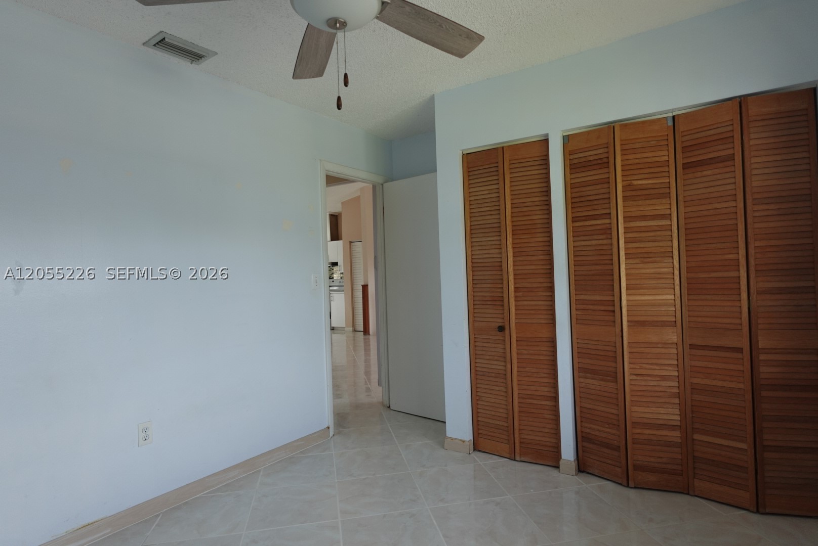 LAGO DEL REY CONDO - Residential