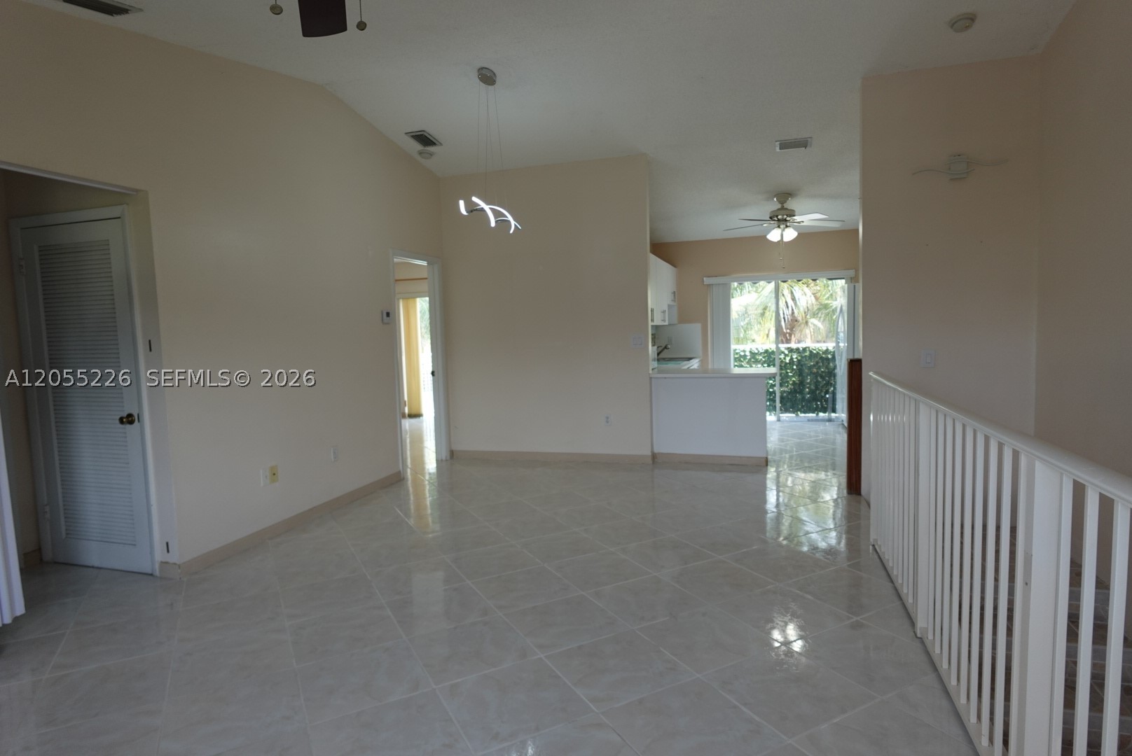 LAGO DEL REY CONDO - Residential