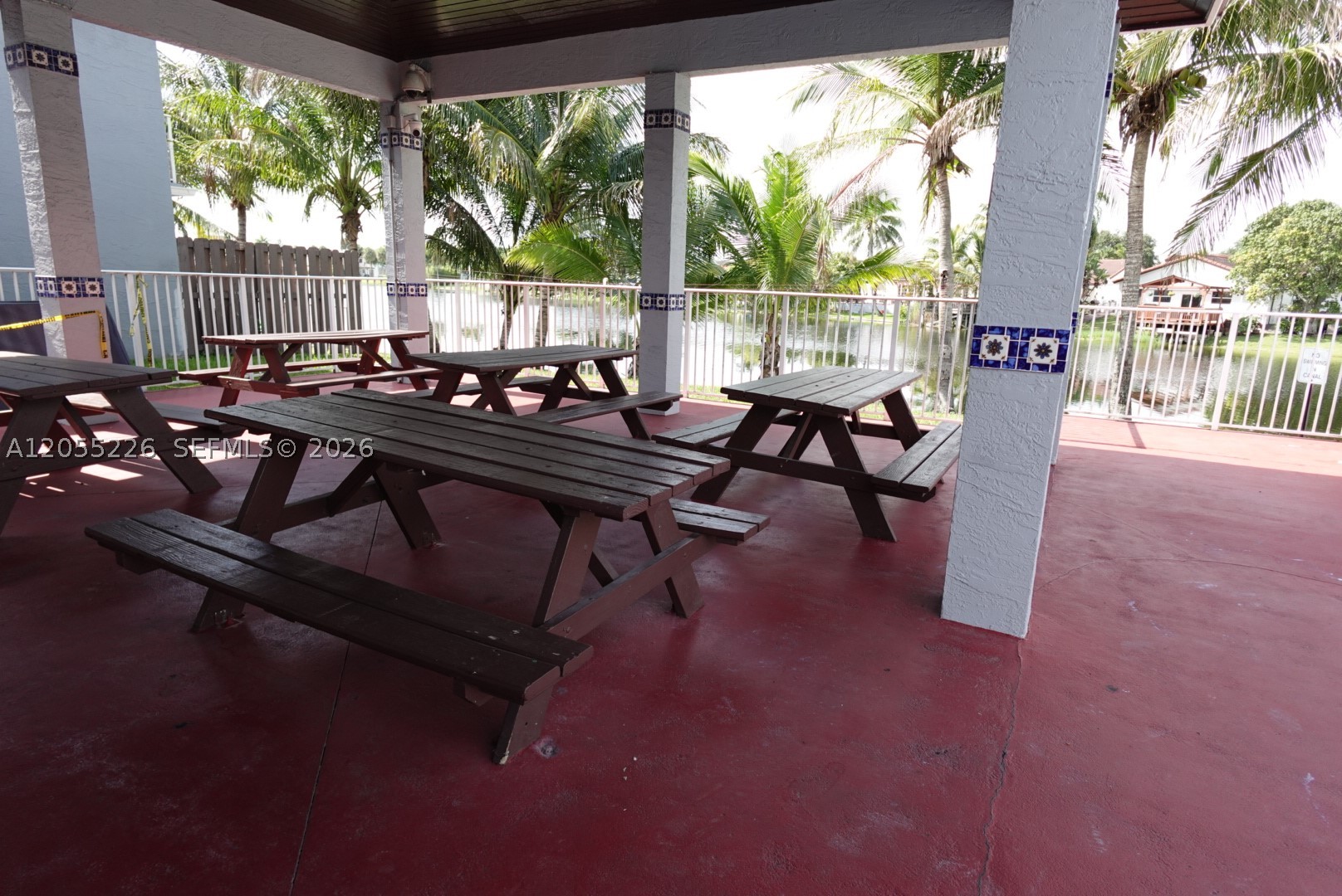 LAGO DEL REY CONDO - Residential