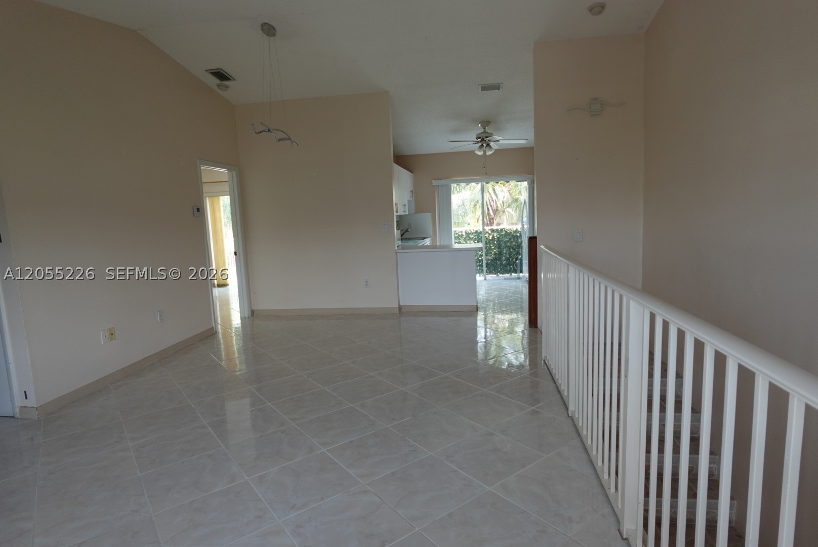 LAGO DEL REY CONDO - Residential