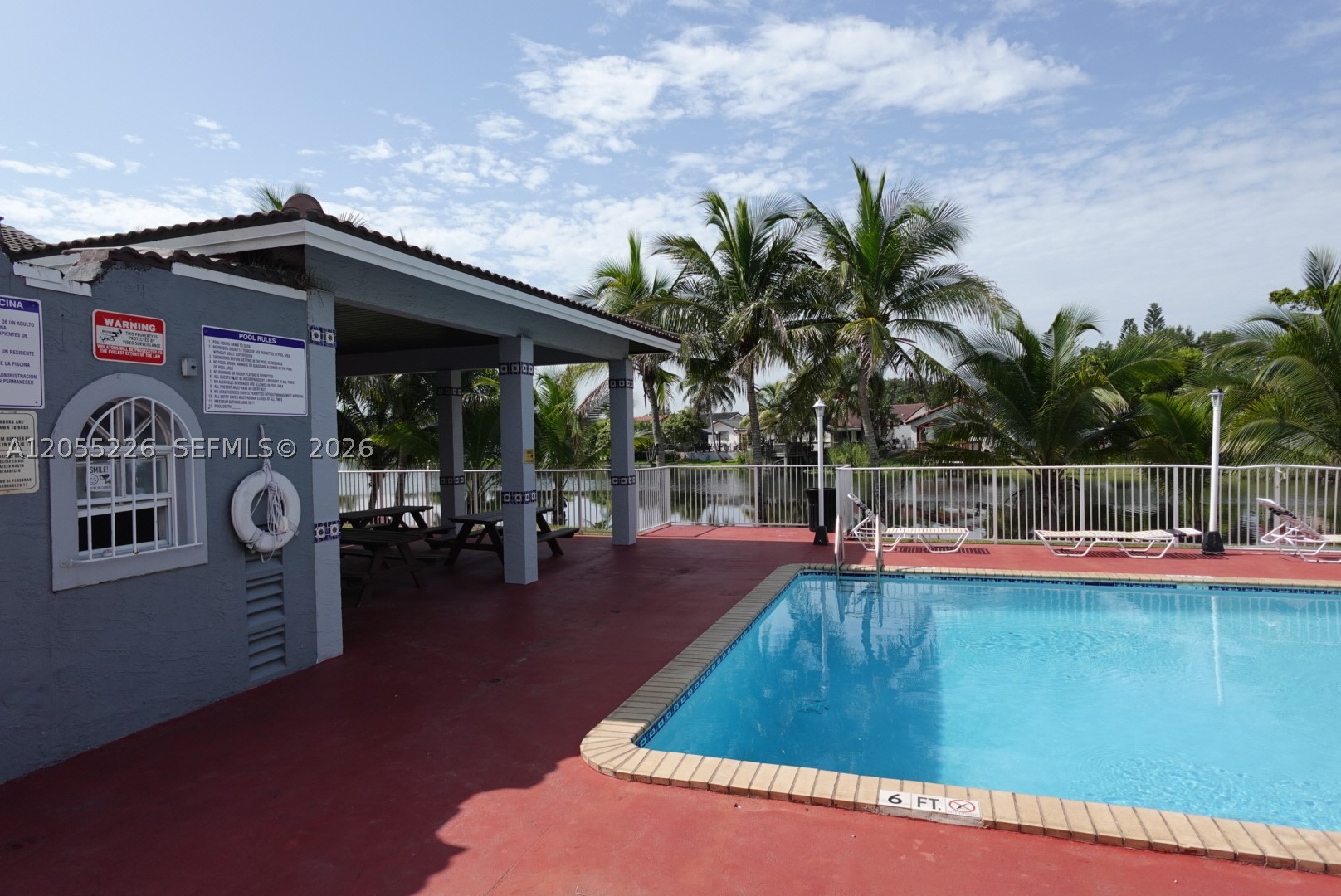 LAGO DEL REY CONDO - Residential