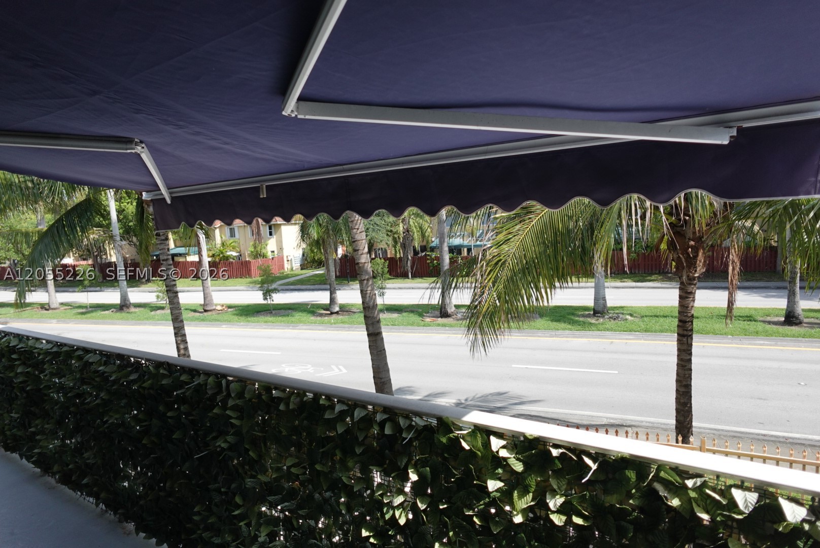 LAGO DEL REY CONDO - Residential