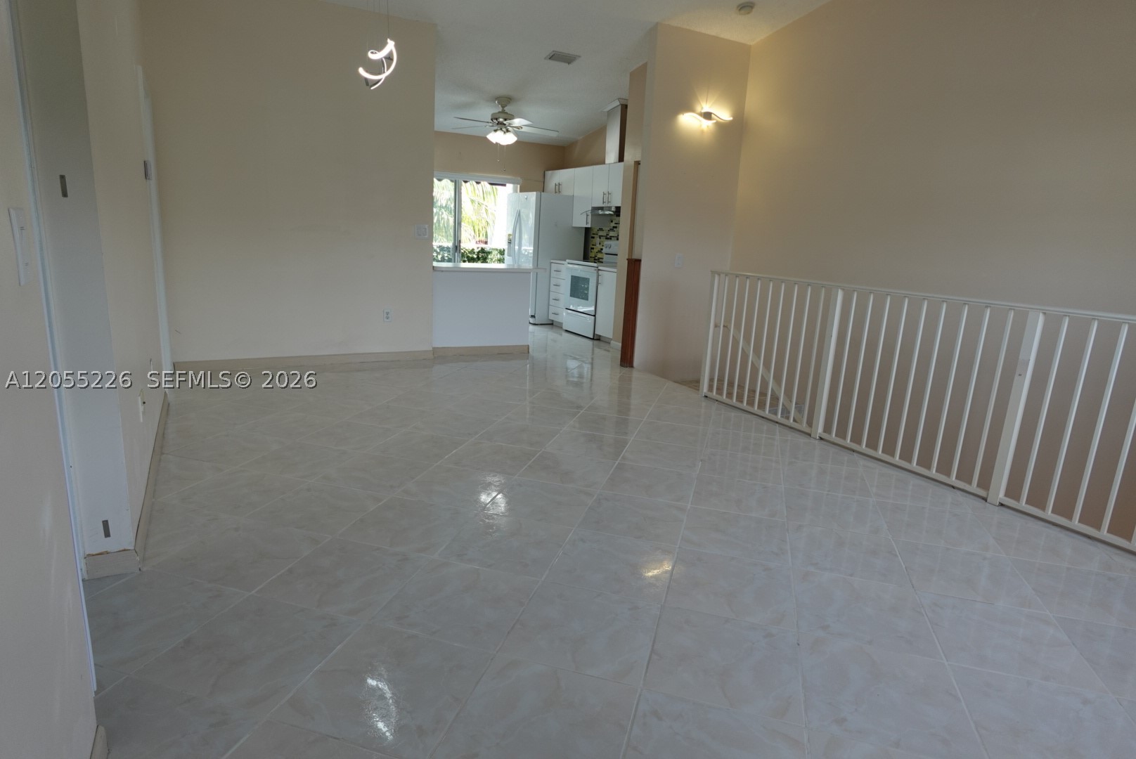 LAGO DEL REY CONDO - Residential
