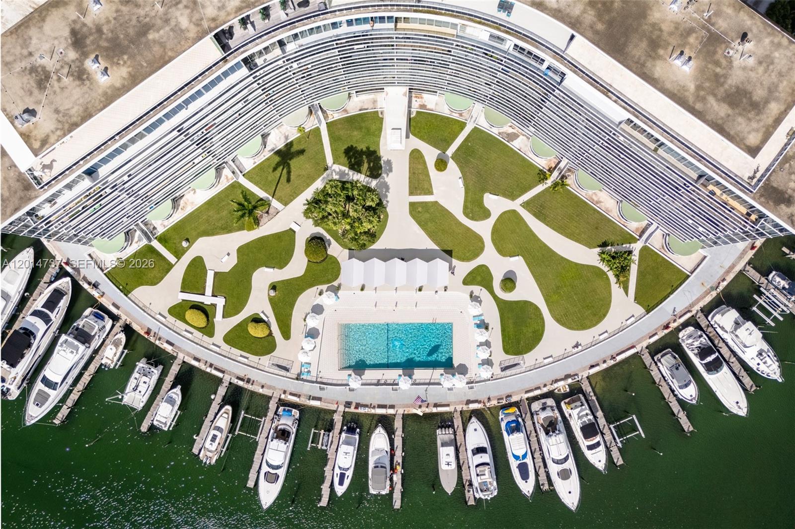 KING COLE CONDO - Residential