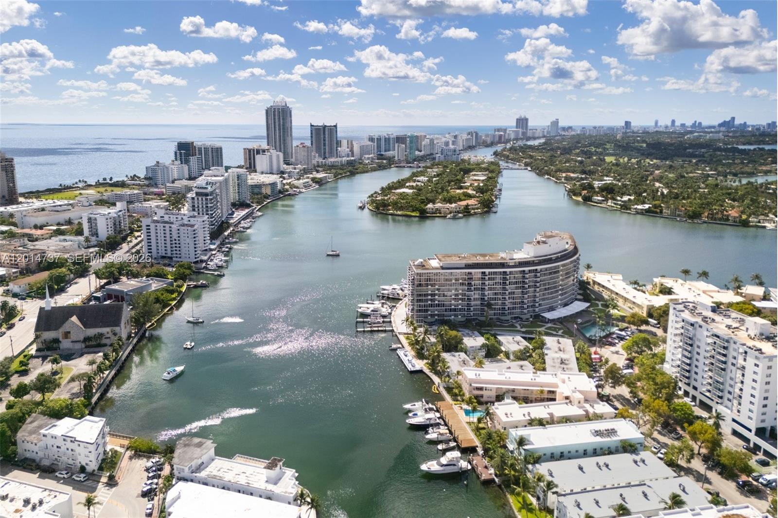 KING COLE CONDO - Residential