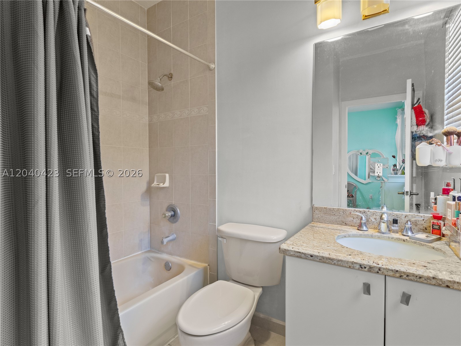 ISLANDS AT DORAL - Residential