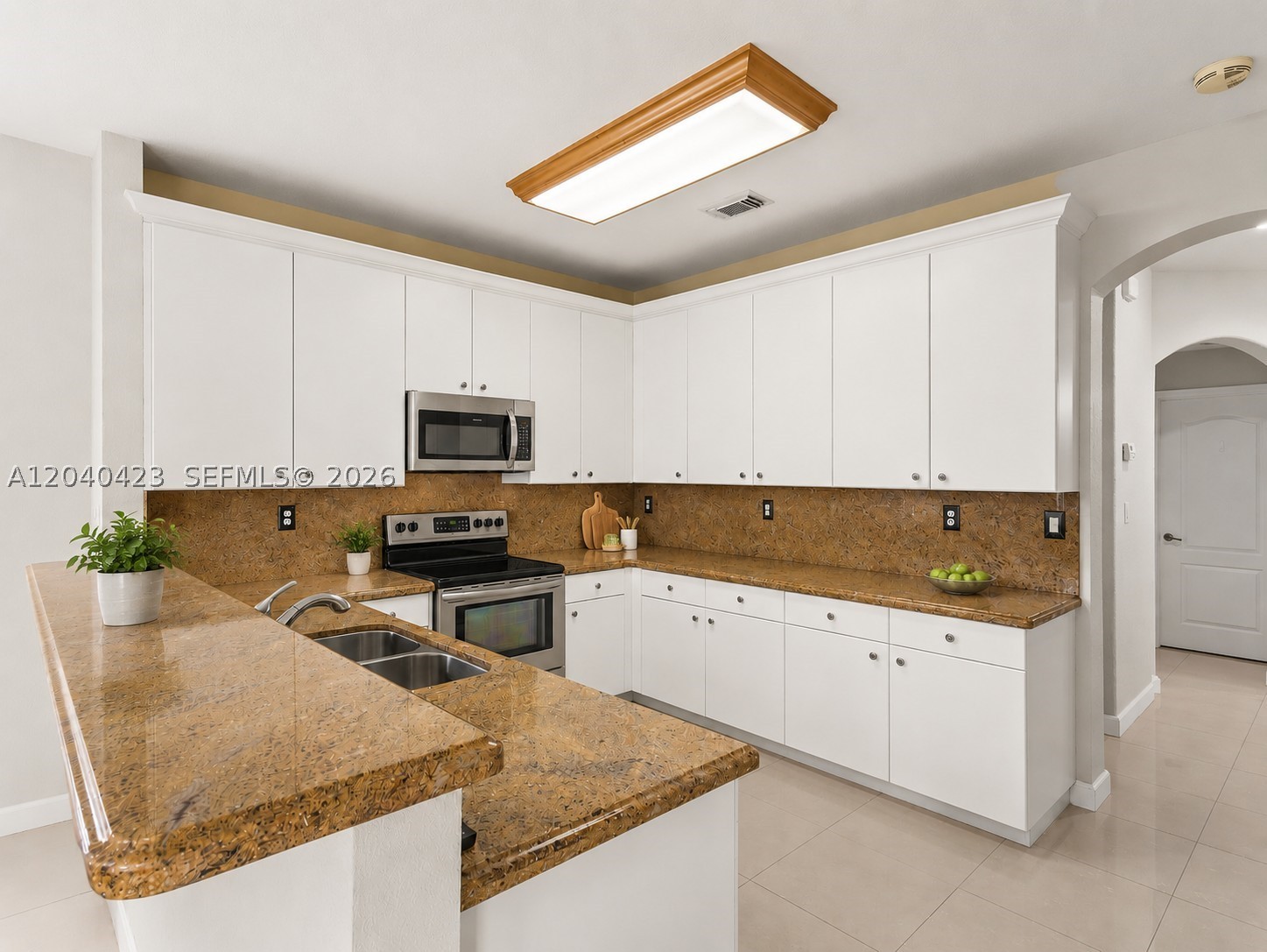 ISLANDS AT DORAL - Residential