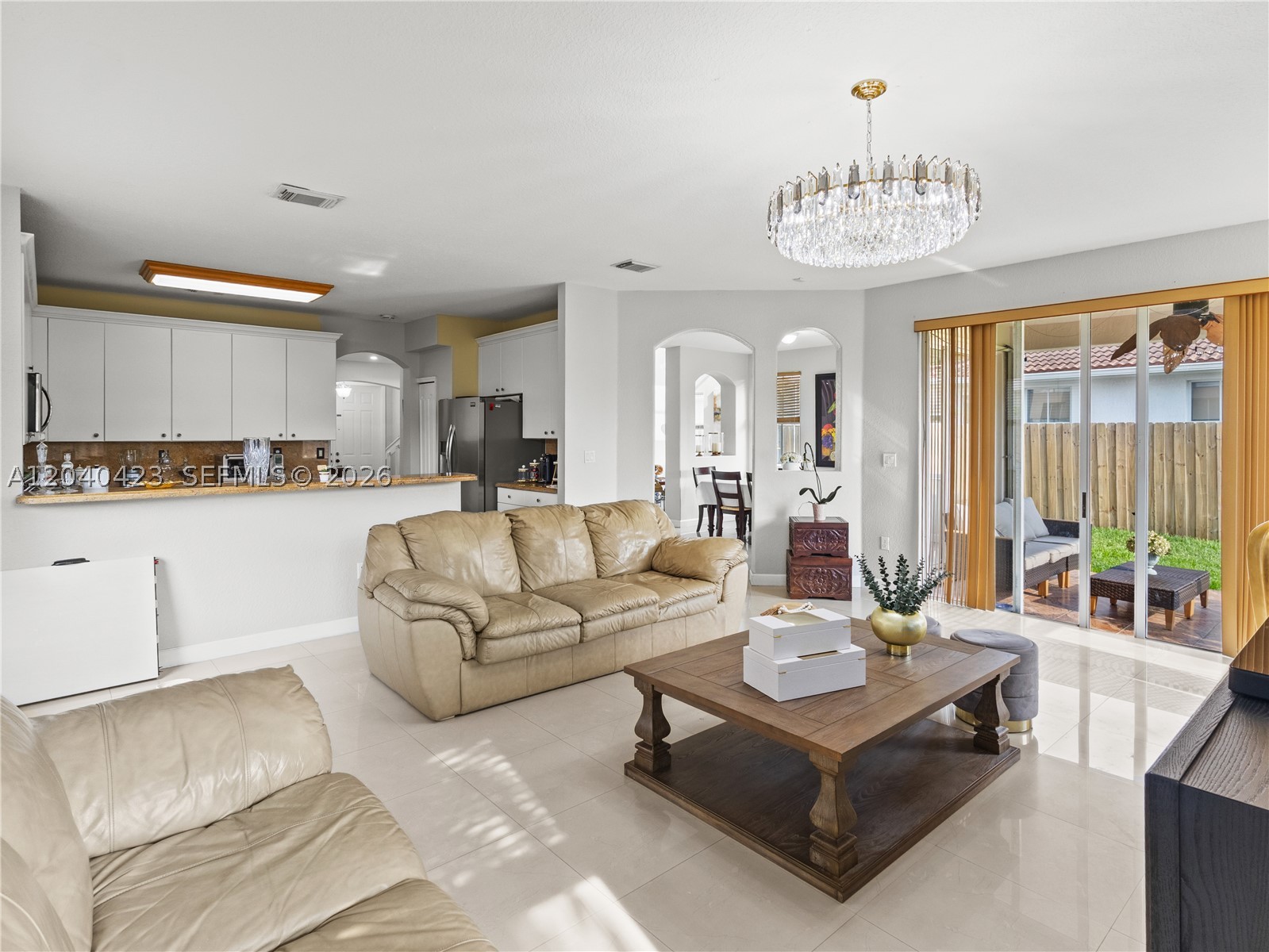 ISLANDS AT DORAL - Residential