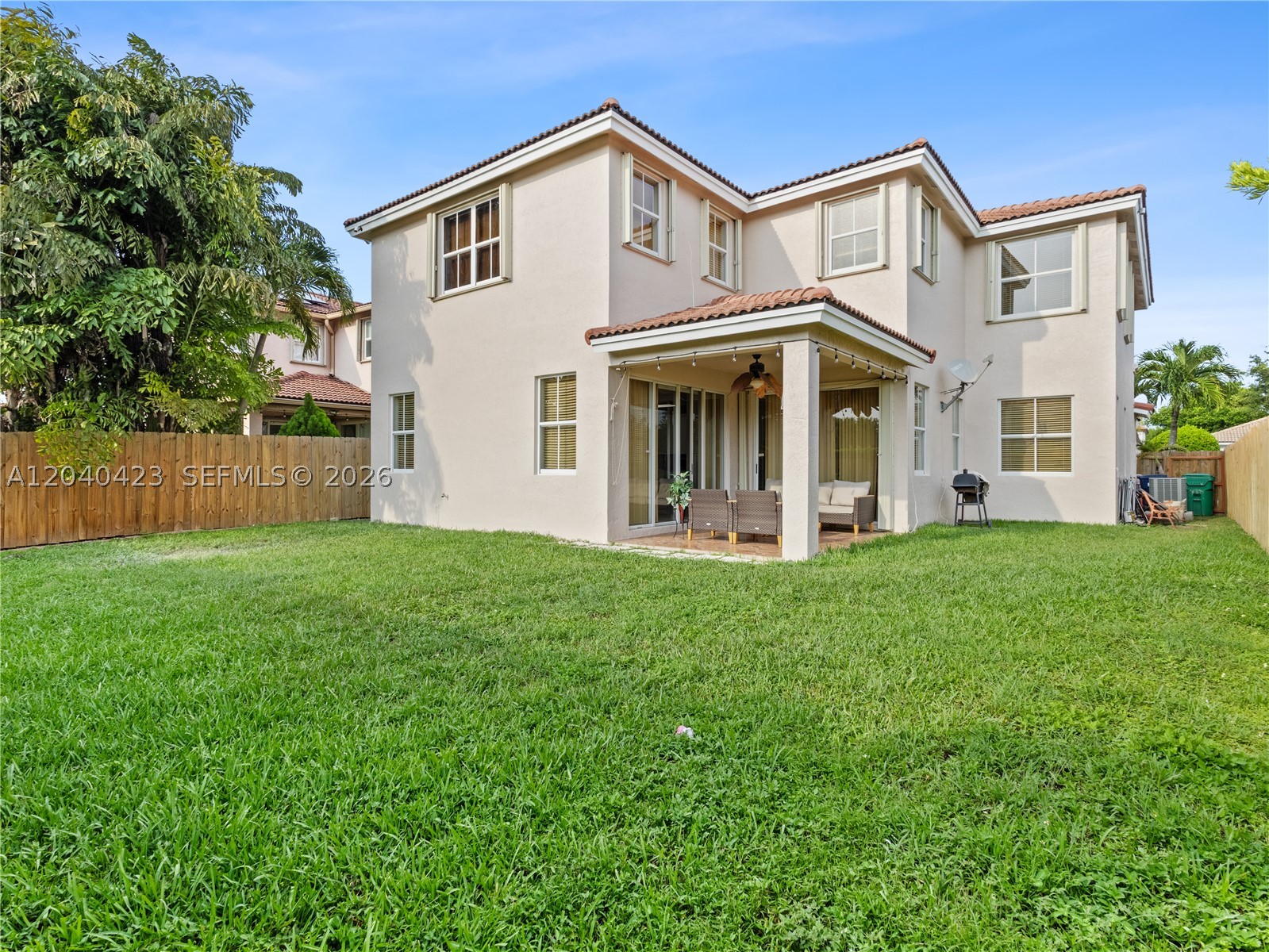 ISLANDS AT DORAL - Residential