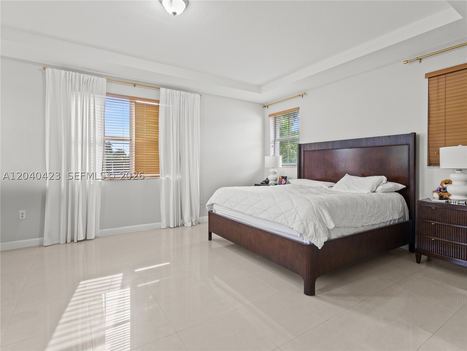 ISLANDS AT DORAL - Residential