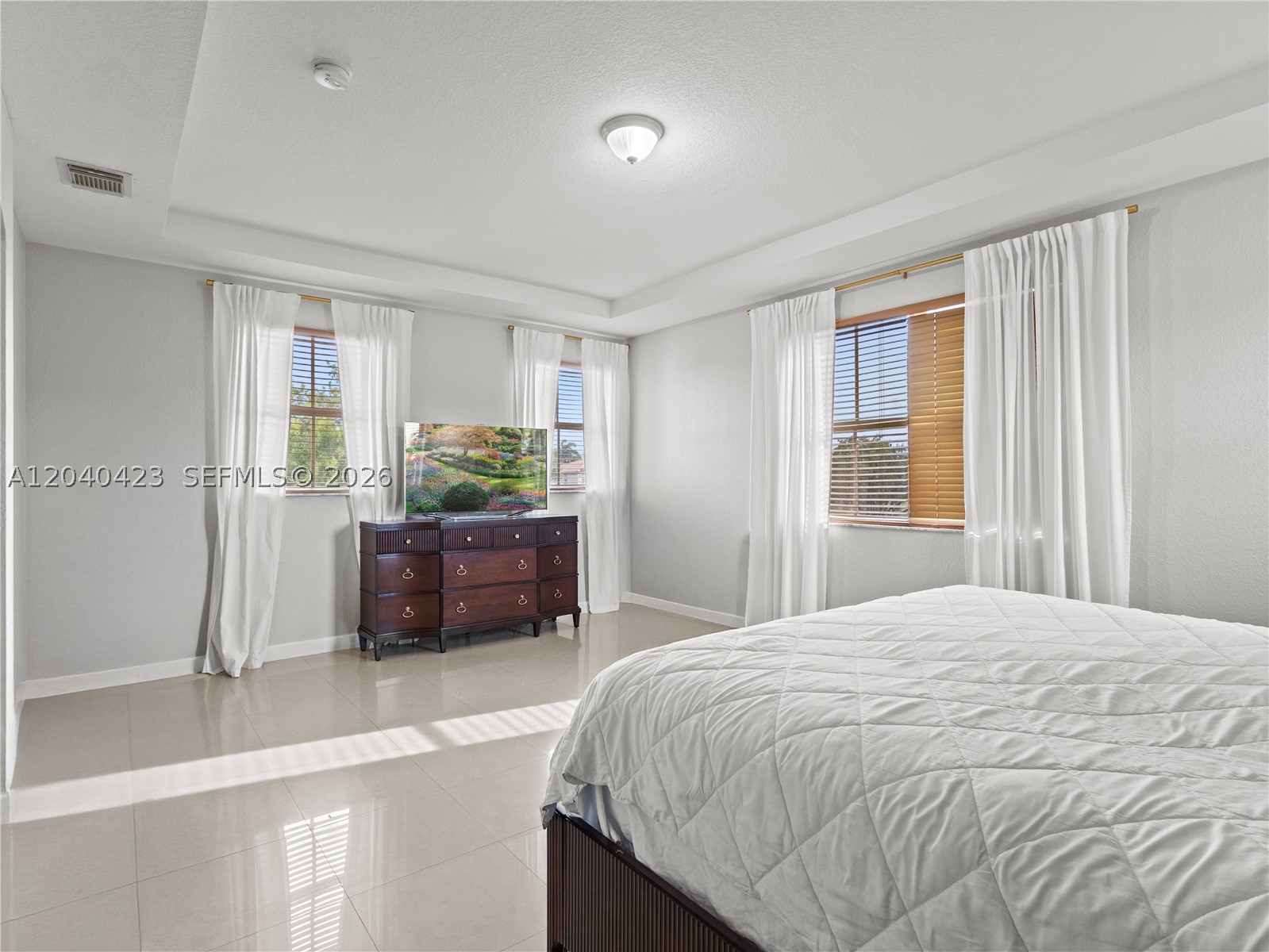 ISLANDS AT DORAL - Residential