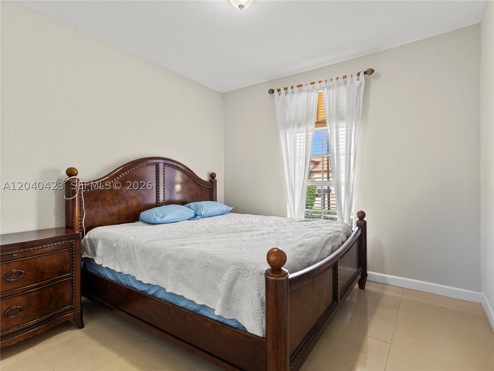 ISLANDS AT DORAL - Residential
