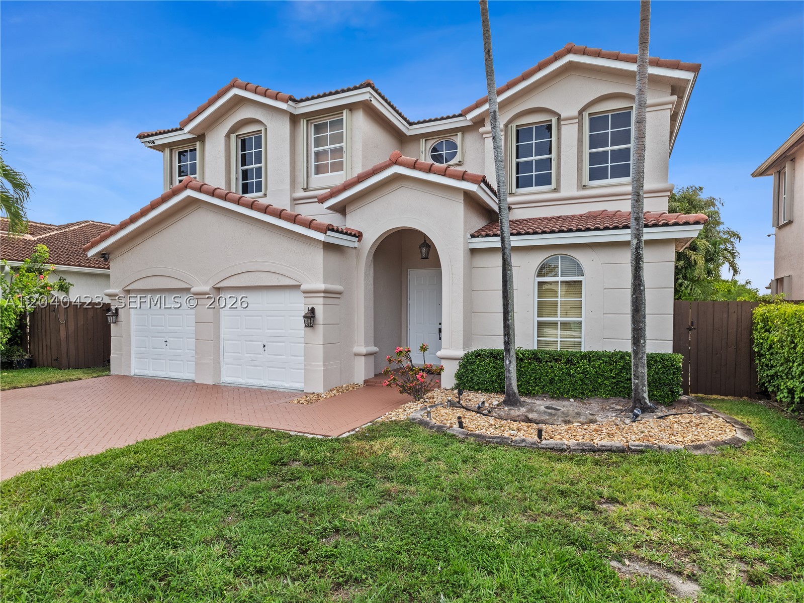 ISLANDS AT DORAL - Residential