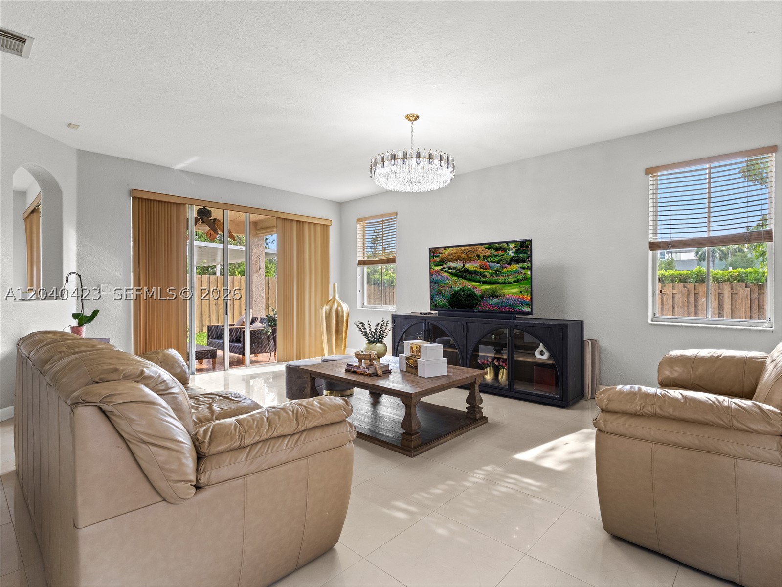 ISLANDS AT DORAL - Residential