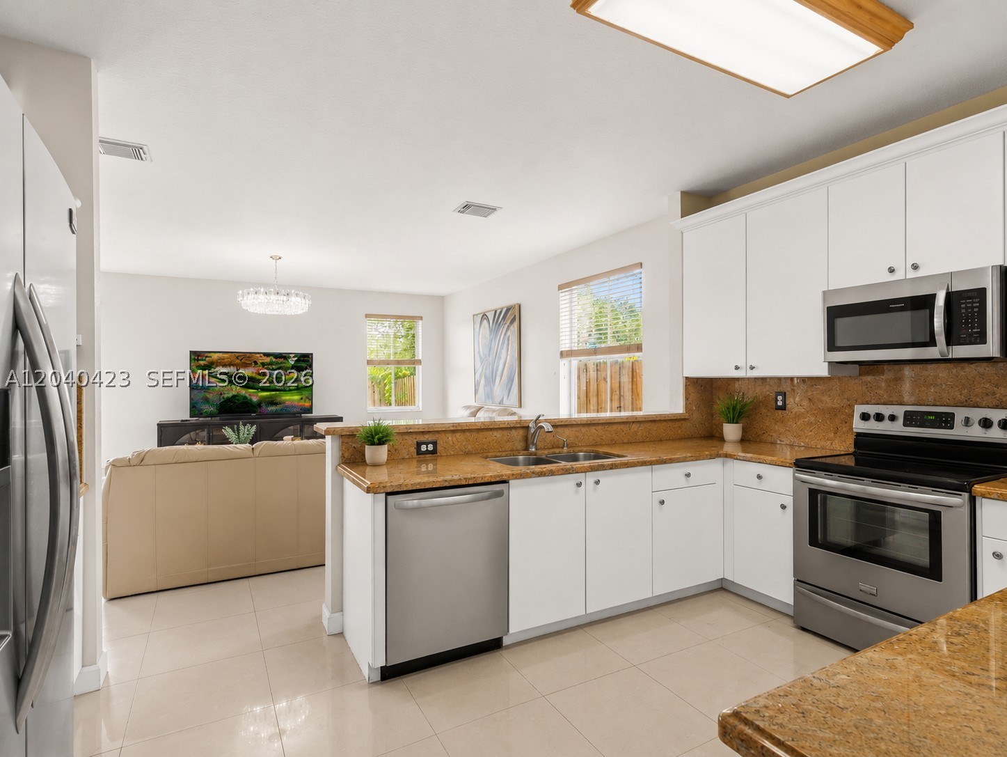 ISLANDS AT DORAL - Residential