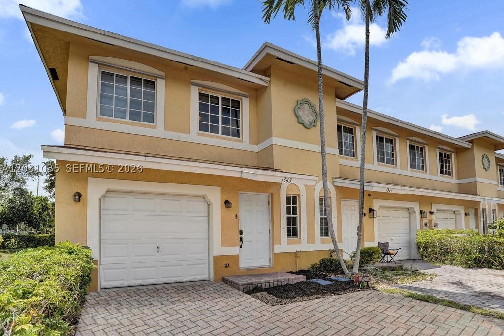 HAMPTONS OF NORTH LAUDERD - Residential