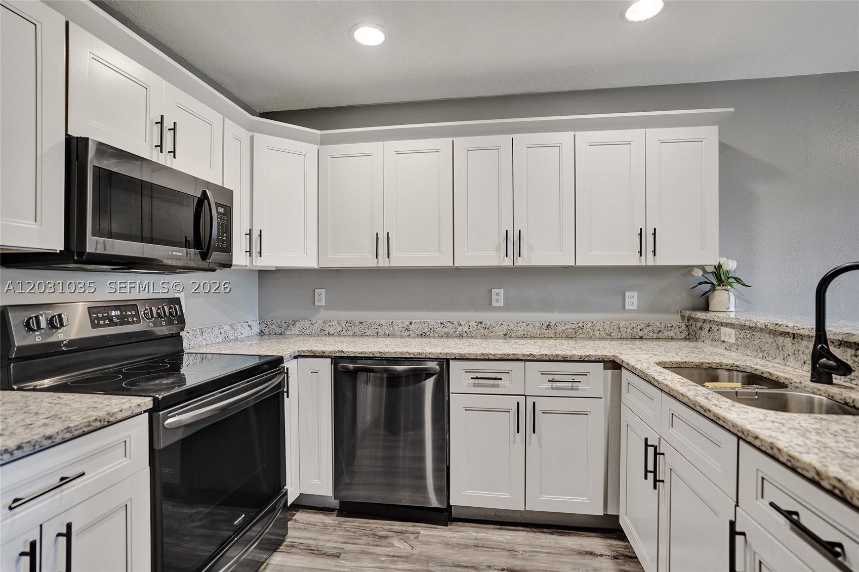 HAMPTONS OF NORTH LAUDERD - Residential