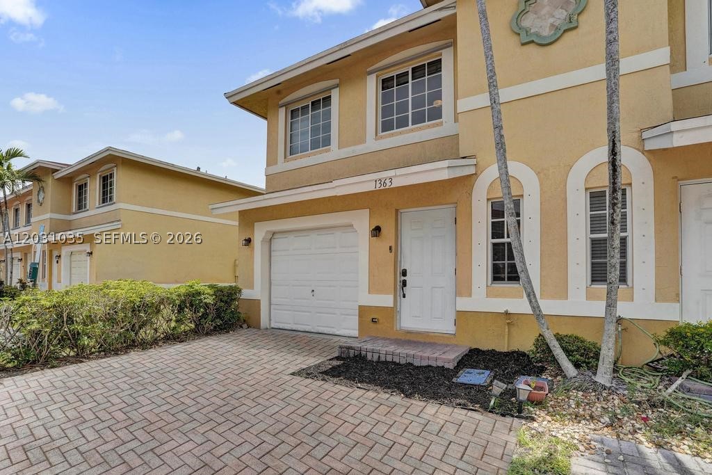 HAMPTONS OF NORTH LAUDERD - Residential