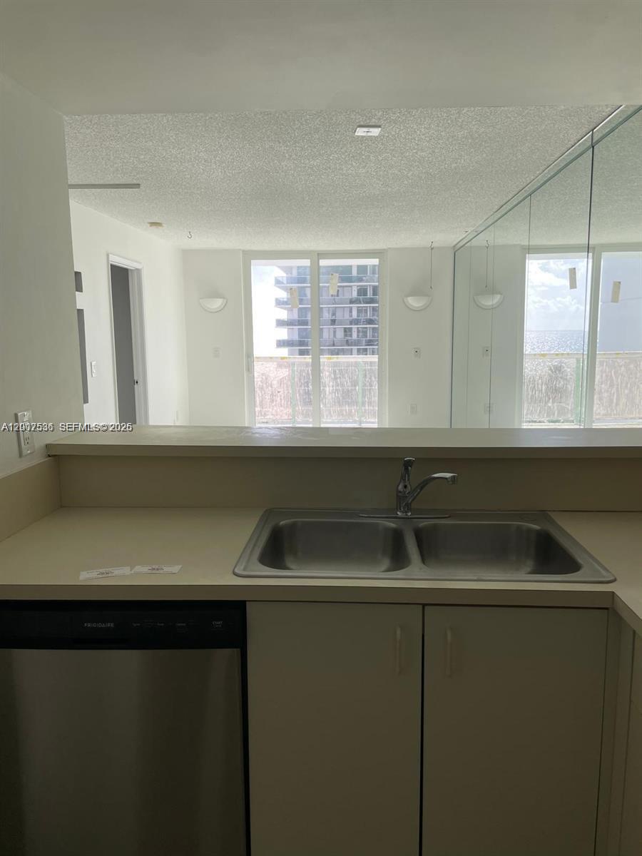LA RIVE GAUCHE CONDO - Residential