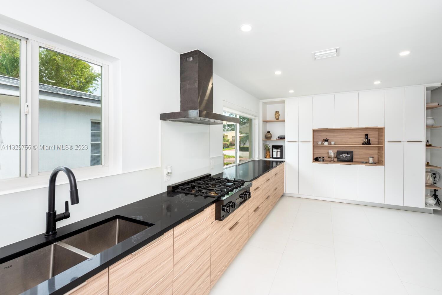 ALTOS DEL MAR NO 4 - Residential Lease