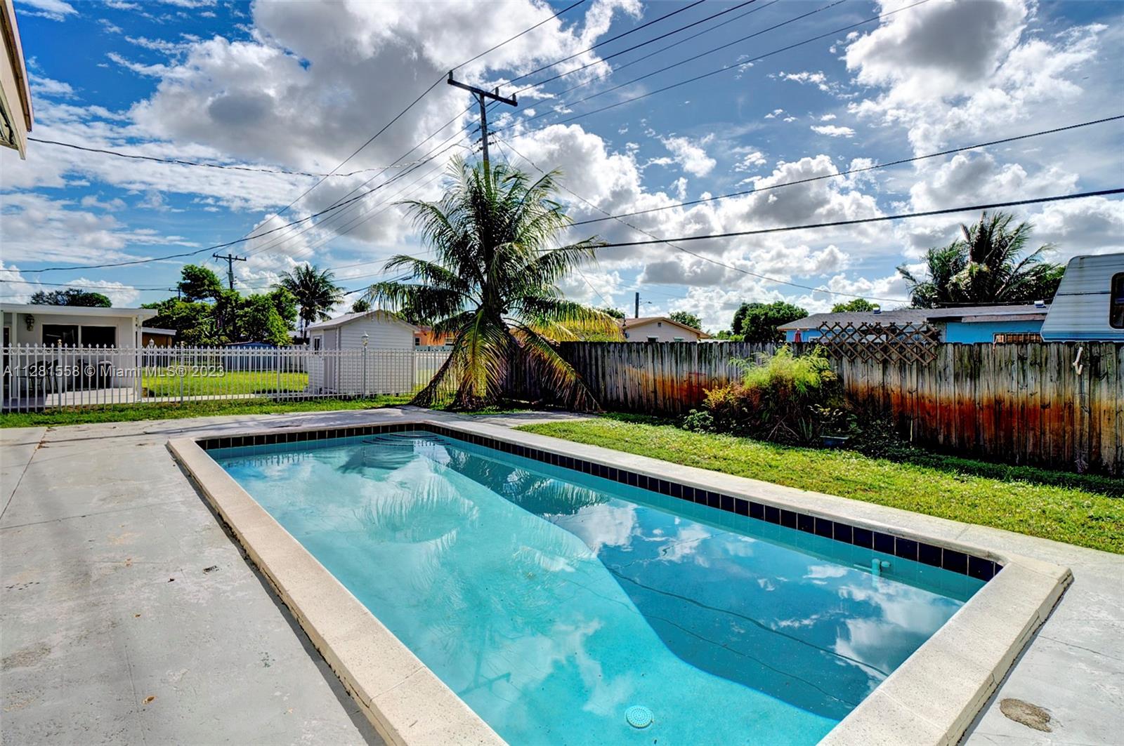 SCOTT LAKE MANOR SEC 3 - Residential
