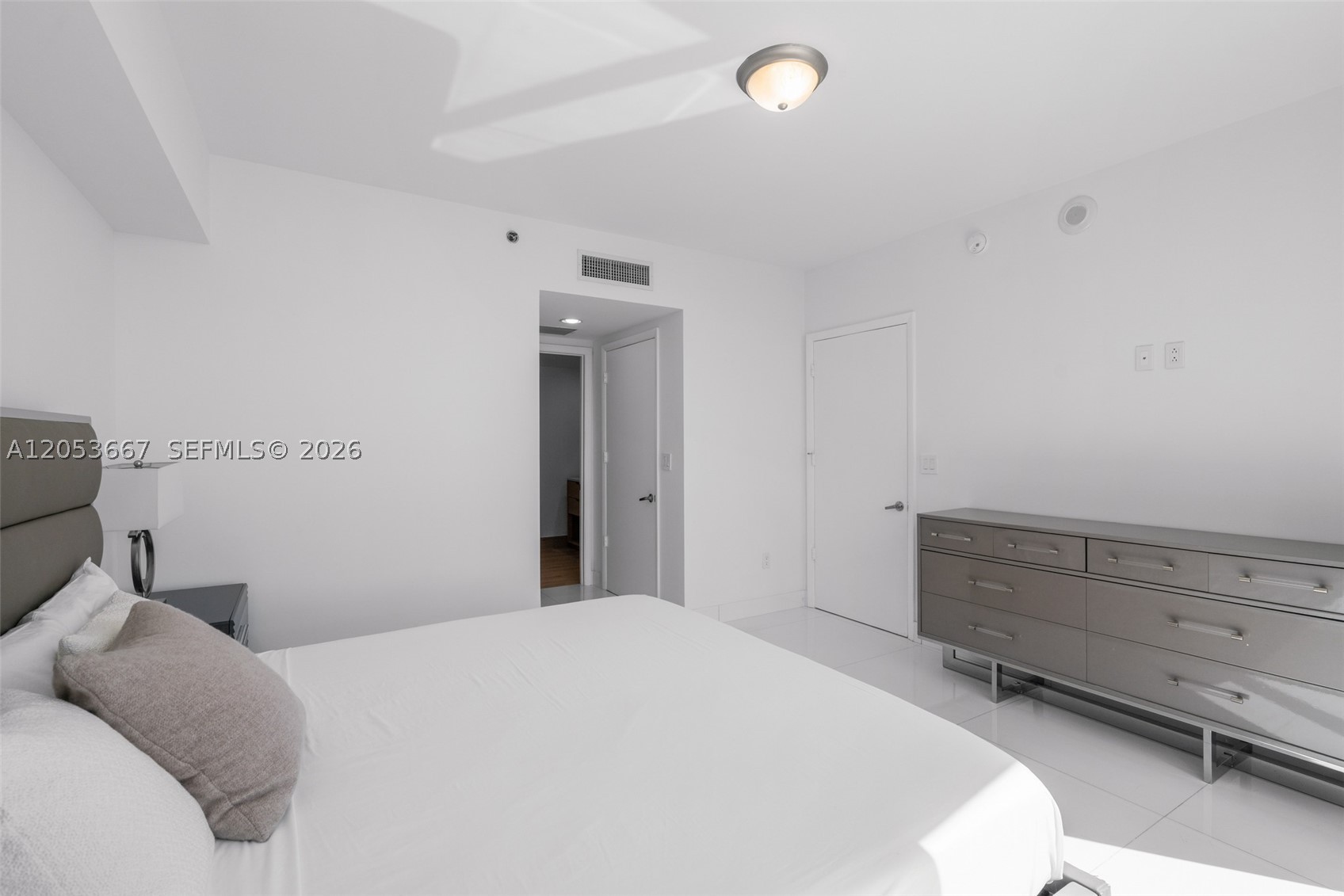ICON BRICKELL CONDO NO 3 - Residential