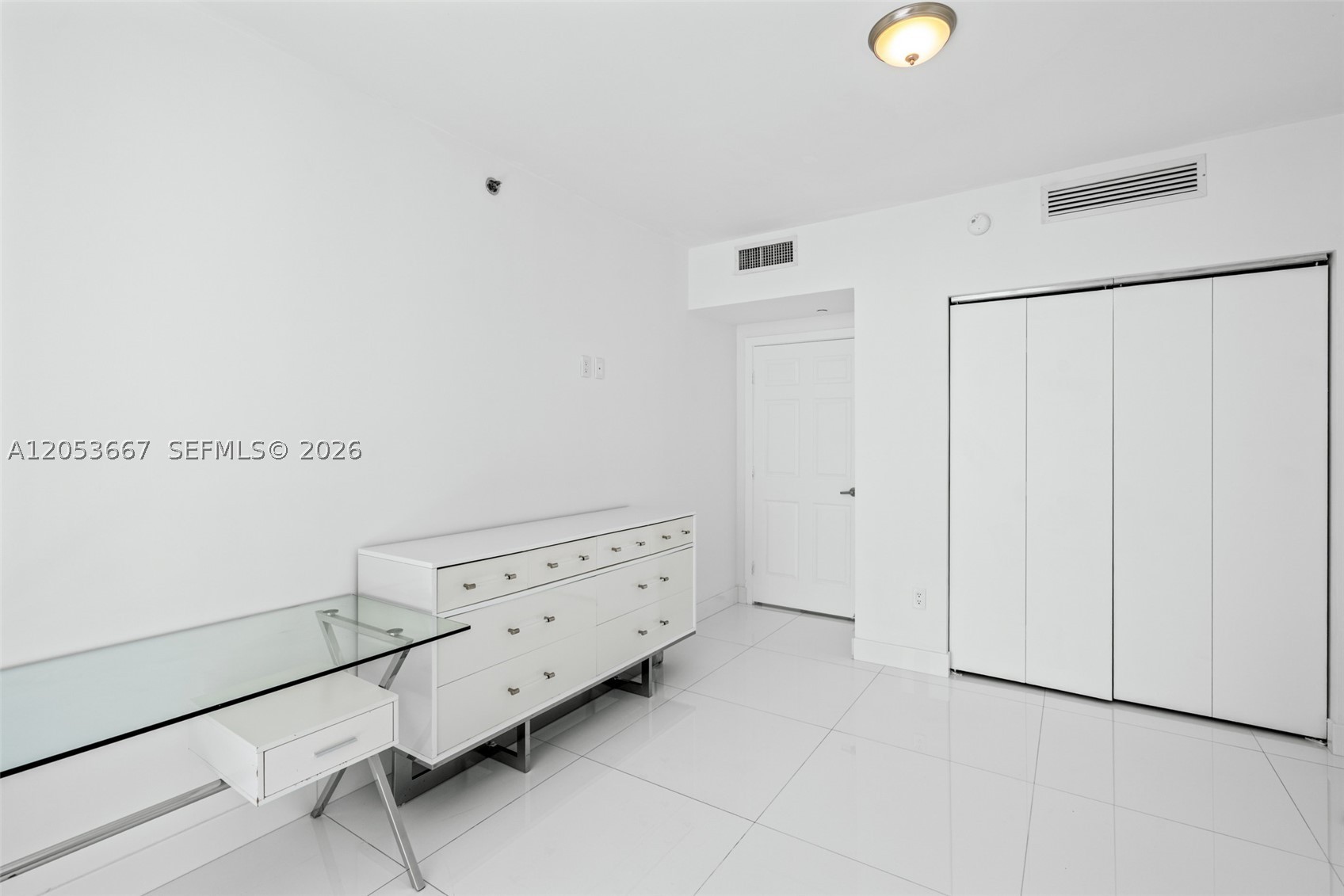 ICON BRICKELL CONDO NO 3 - Residential