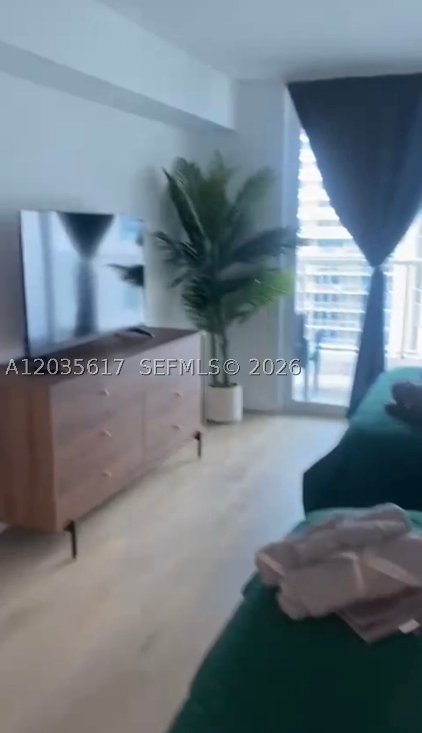THE CLUB AT BRICKELL BAY - Residential