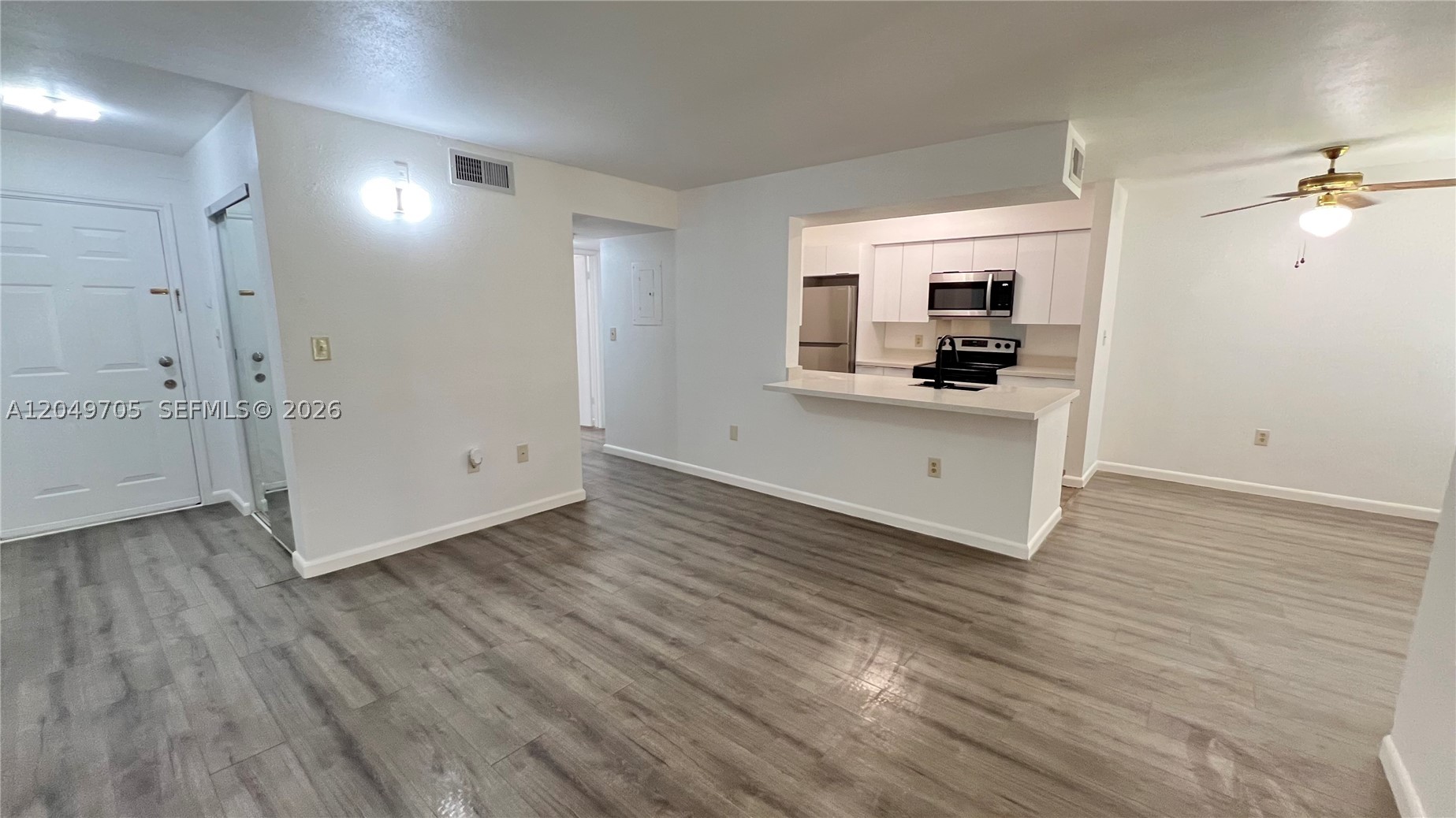 SAILBOAT POINTE CONDO - Residential