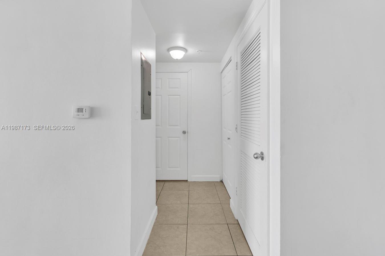 HOLLYWOOD STATION RES CON - Residential
