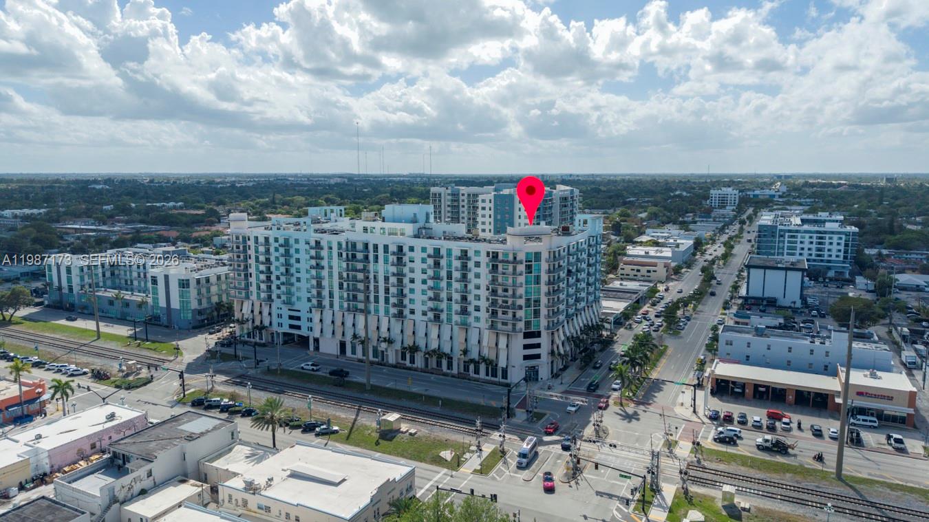 HOLLYWOOD STATION RES CON - Residential
