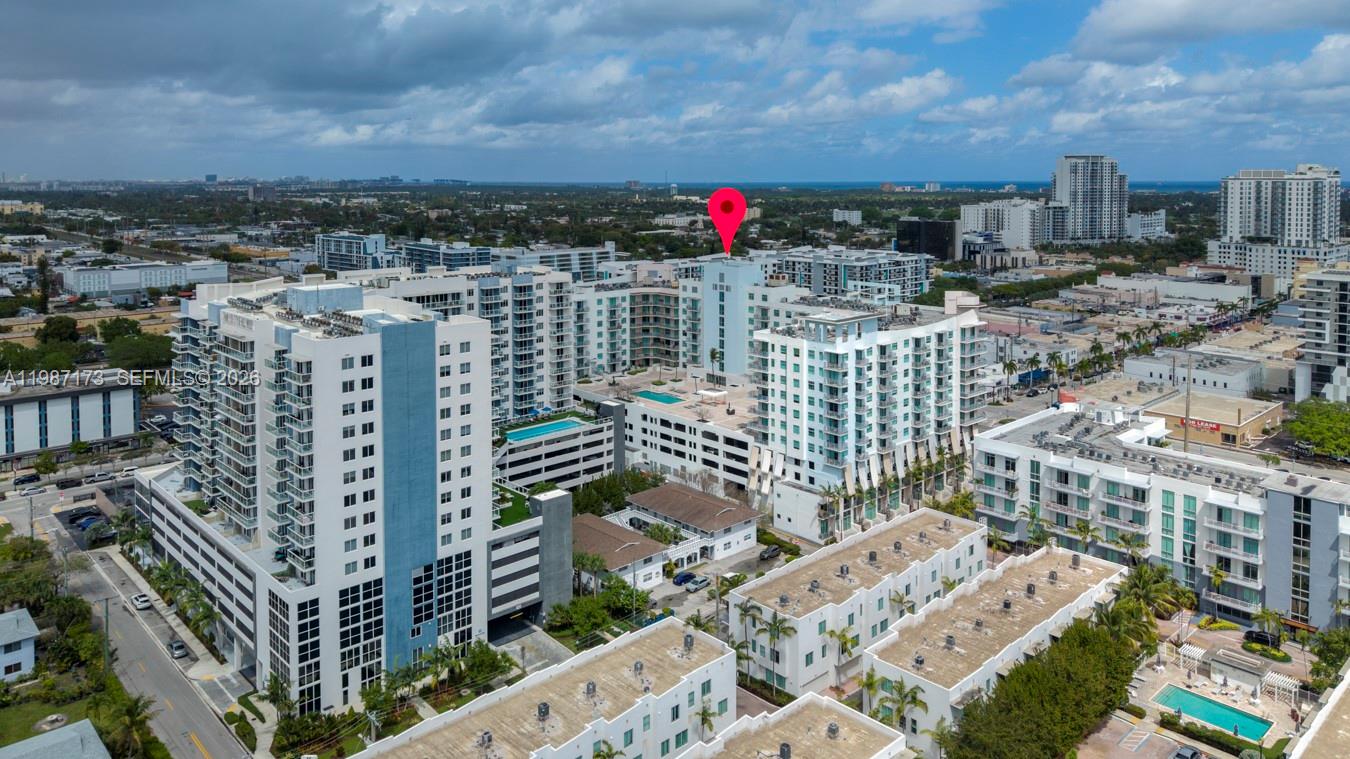 HOLLYWOOD STATION RES CON - Residential