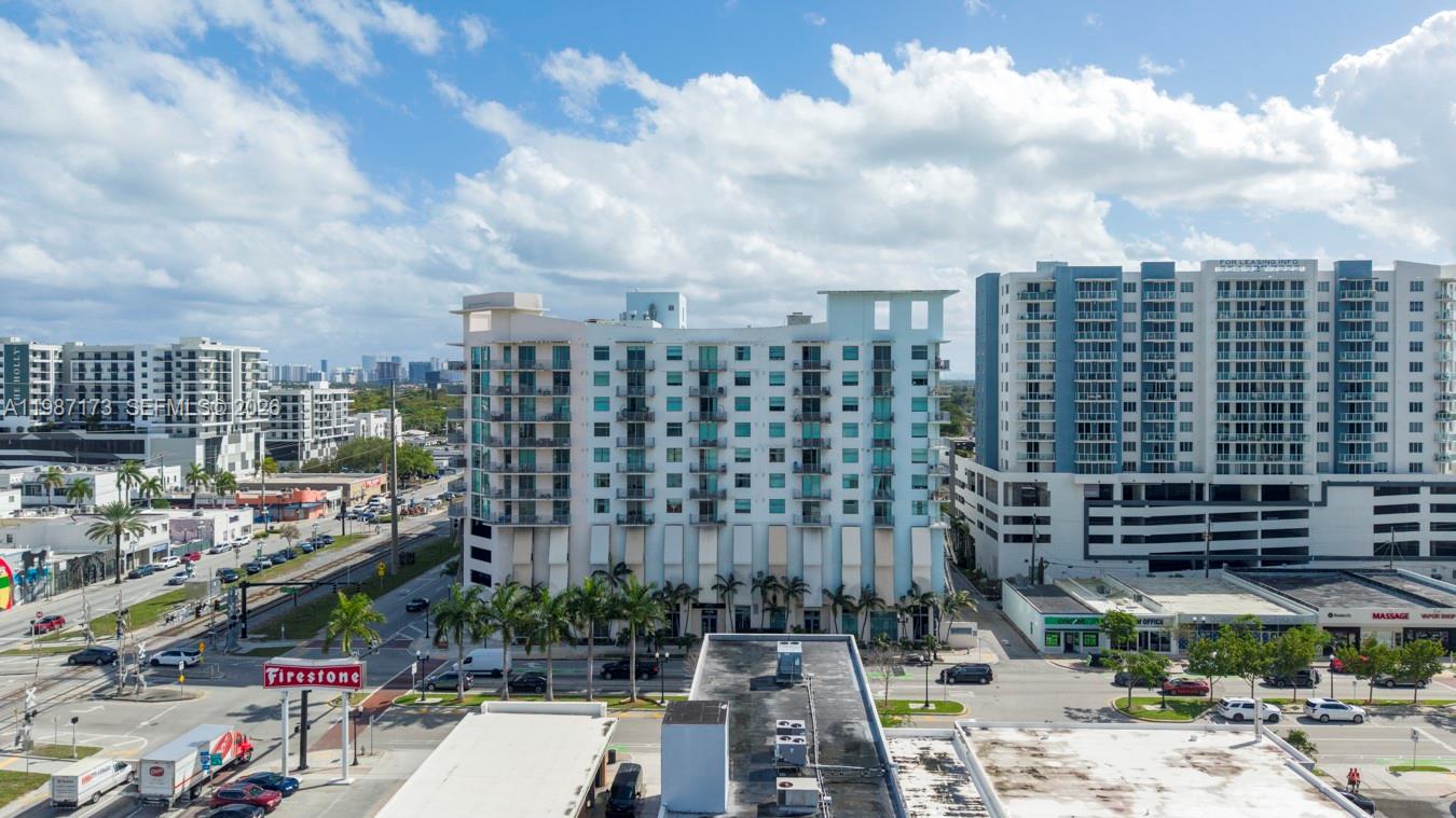 HOLLYWOOD STATION RES CON - Residential
