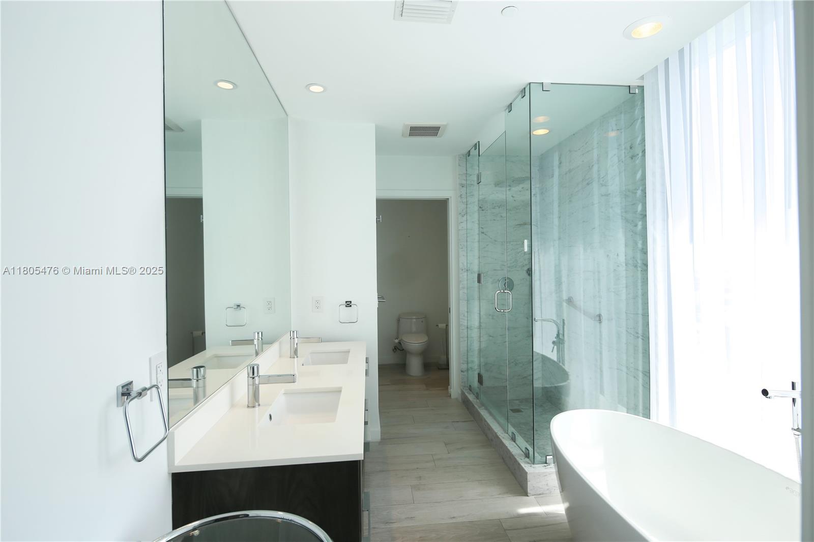 GRAN PARAISO CONDO - Residential