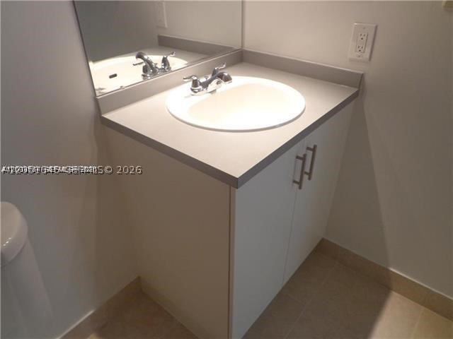 VILLAS AT LAKEVIEW CONDO - Residential Lease