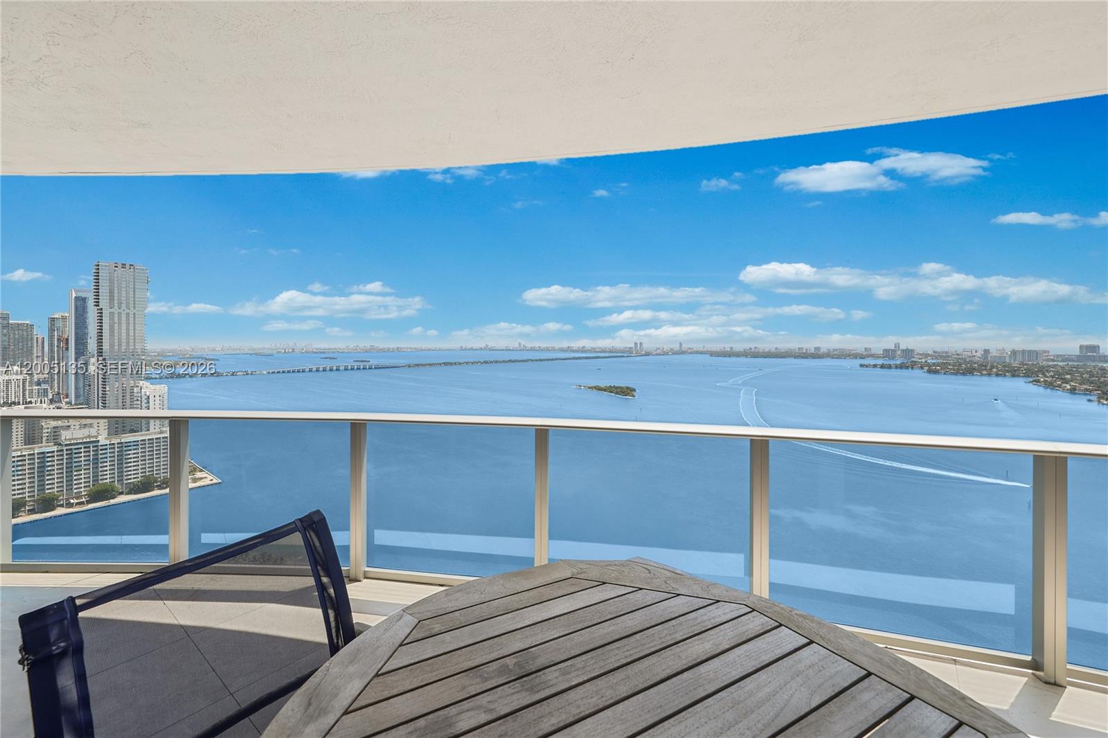 ARIA ON THE BAY CONDO - Residential