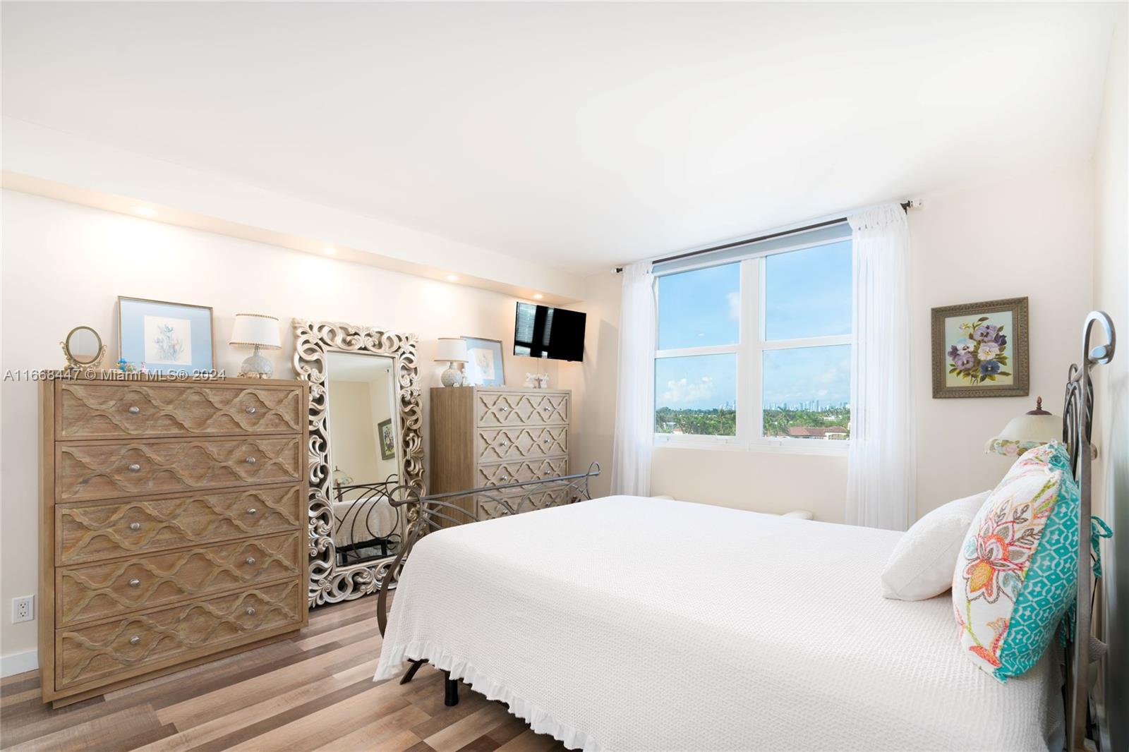 AQUASOL CONDO - Residential