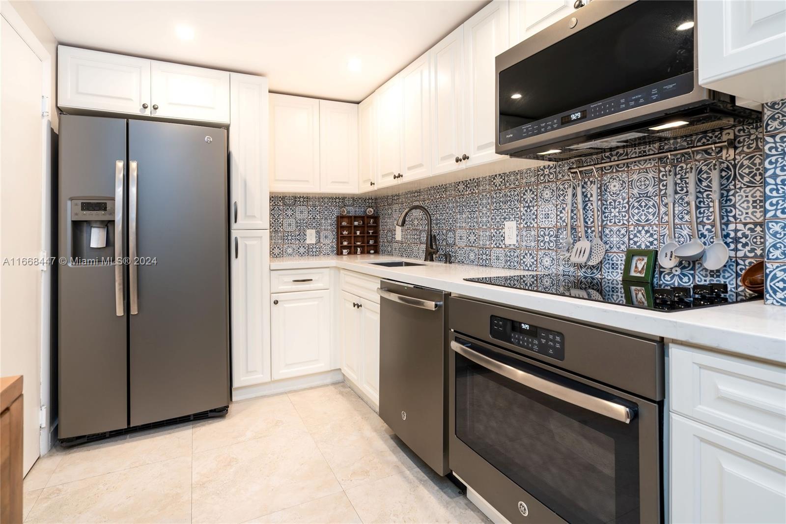 AQUASOL CONDO - Residential